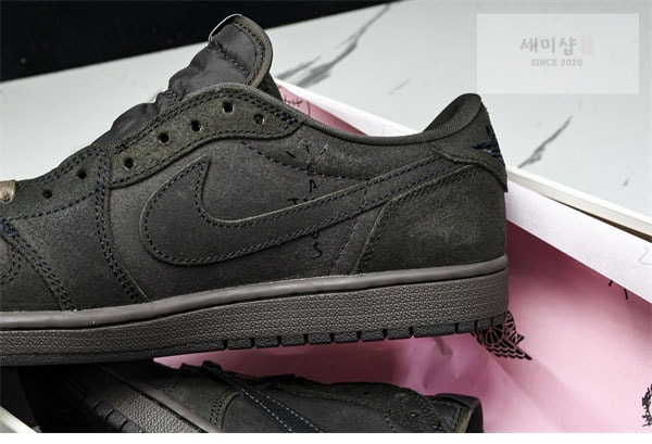 Nike 나이키 에어조던1 x 트레비스 스캇 OG SP “벨벳 브라운” 신발 27번 이미지