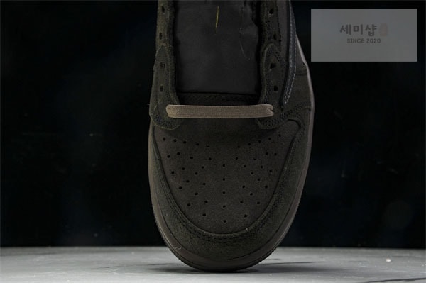 Nike 나이키 에어조던1 x 트레비스 스캇 OG SP “벨벳 브라운” 신발 9번 이미지