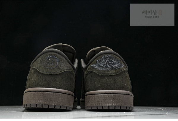Nike 나이키 에어조던1 x 트레비스 스캇 OG SP “벨벳 브라운” 신발 13번 이미지