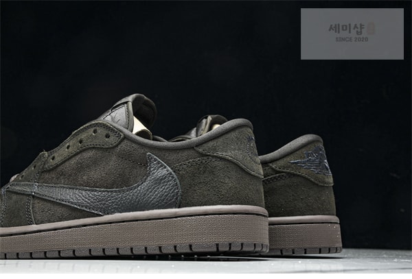 Nike 나이키 에어조던1 x 트레비스 스캇 OG SP “벨벳 브라운” 신발 14번 이미지