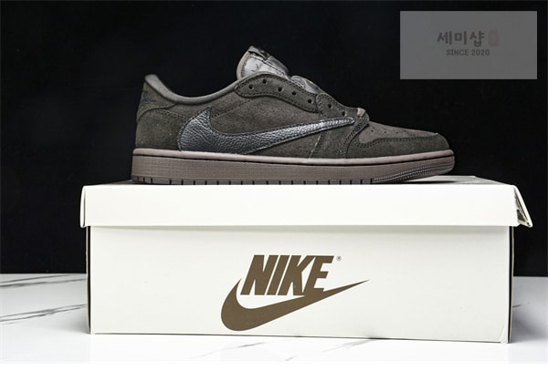 Nike 나이키 에어조던1 x 트레비스 스캇 OG SP “벨벳 브라운” 신발 25번 이미지
