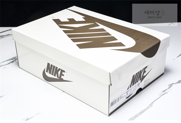 Nike 나이키 에어조던1 x 트레비스 스캇 OG SP “벨벳 브라운” 신발 27번 이미지