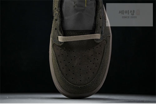 Nike 나이키 에어조던1 x 트레비스 스캇 OG SP “벨벳 브라운” 신발 12번 이미지