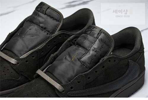 Nike 나이키 에어조던1 x 트레비스 스캇 OG SP “벨벳 브라운” 신발 26번 이미지