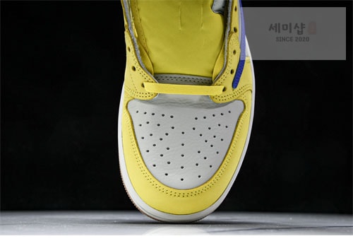 Nike 나이키 에어조던1 x 트레비스 스캇 OG WMNS “카나리” 신발 7번 이미지