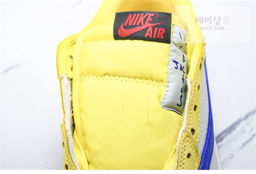 Nike 나이키 에어조던1 x 트레비스 스캇 OG WMNS “카나리” 신발 28번 이미지