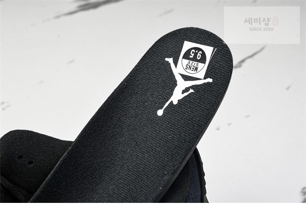 Nike 나이키 에어조던3 레트로 “블랙 캣” 신발 32번 이미지