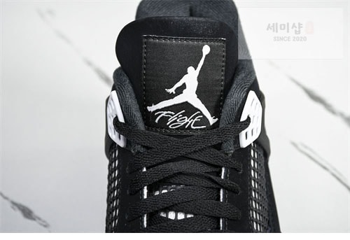 Nike 나이키 에어조던4 레트로 “화이트 썬더” 신발 31번 이미지