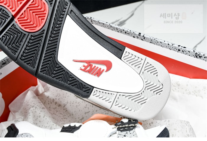 Nike 나이키 에어조던4 “시멘트” 신발 4번 이미지