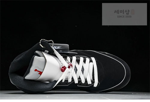 Nike 나이키 에어조던5 레트로 OG “블랙 메탈릭” 신발 28번 이미지