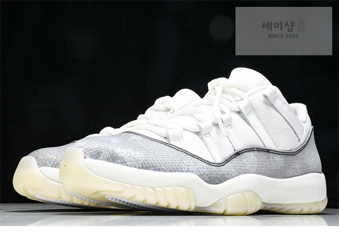 Nike 나이키 에어조던 11 로우 “Year of the Snake” 신발 7번 이미지
