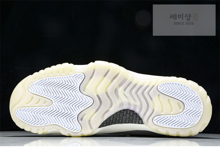 Nike 나이키 에어조던 11 로우 “Year of the Snake” 신발 9번 이미지
