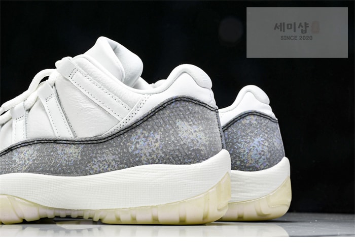 Nike 나이키 에어조던 11 로우 “Year of the Snake” 신발 12번 이미지