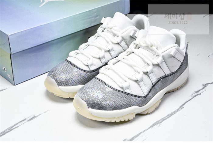 Nike 나이키 에어조던 11 로우 “Year of the Snake” 신발 21번 이미지
