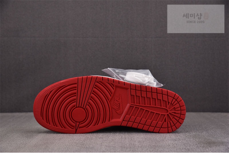 Nike 나이키 에어조던 1 로우 OG 시카고 HQ6998-600 신발 12번 이미지