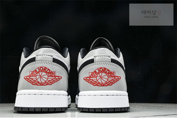 Nike 나이키 에어조던 1 로우 SE “메탈릭 블랙 화이트” 신발 6번 이미지