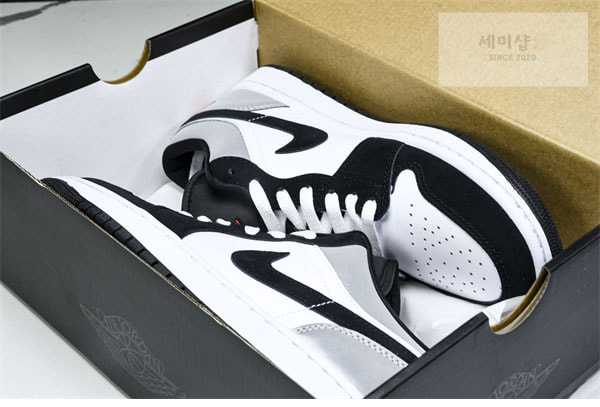 Nike 나이키 에어조던 1 로우 SE “메탈릭 블랙 화이트” 신발 15번 이미지