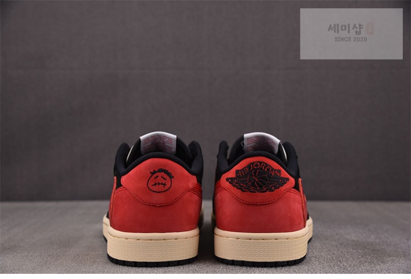 Nike 나이키 에어조던 1 x 트래비스 스캇 레트로 로우 OG 브레드 DM7866-061 신발 6번 이미지