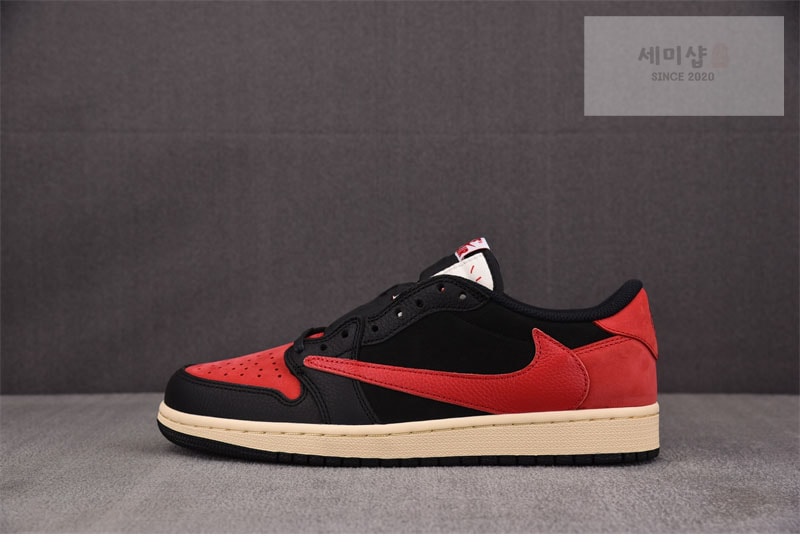 Nike 나이키 에어조던 1 x 트래비스 스캇 레트로 로우 OG 브레드 DM7866-061 신발 13번 이미지