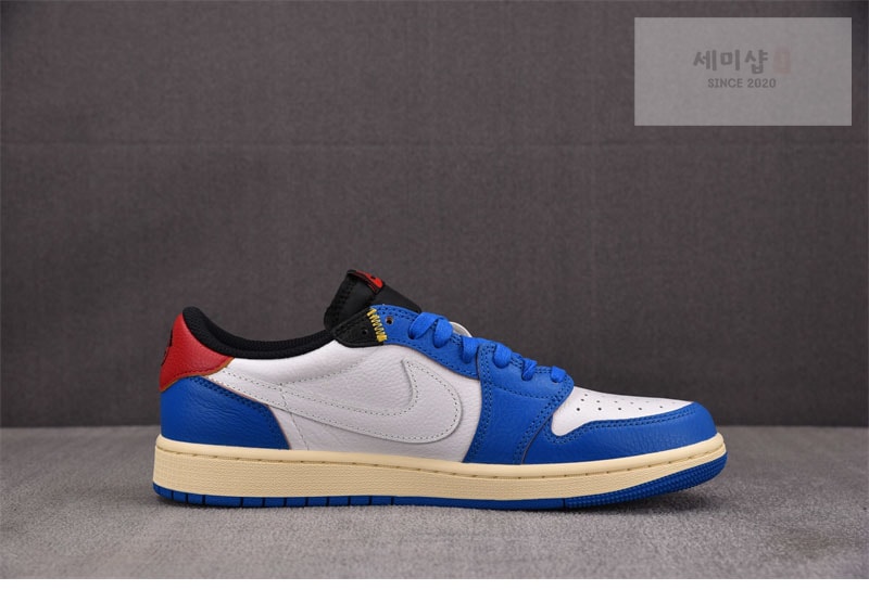 Nike 나이키 에어조던 1 x 트래비스 스캇 x 프라그먼트 레트로 로우 OG UN DM7866-111 신발 4번 이미지