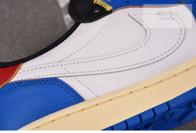 Nike 나이키 에어조던 1 x 트래비스 스캇 x 프라그먼트 레트로 로우 OG UN DM7866-111 신발 16번 이미지