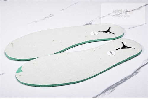 Nike 나이키 에어조던 4 RM 라이트 레전드 브라운 FQ7940-200 신발 2번 이미지