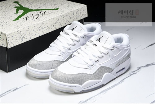 Nike 나이키 에어조던 4 RM 화이트 메탈릭 실버 신발 9번 이미지