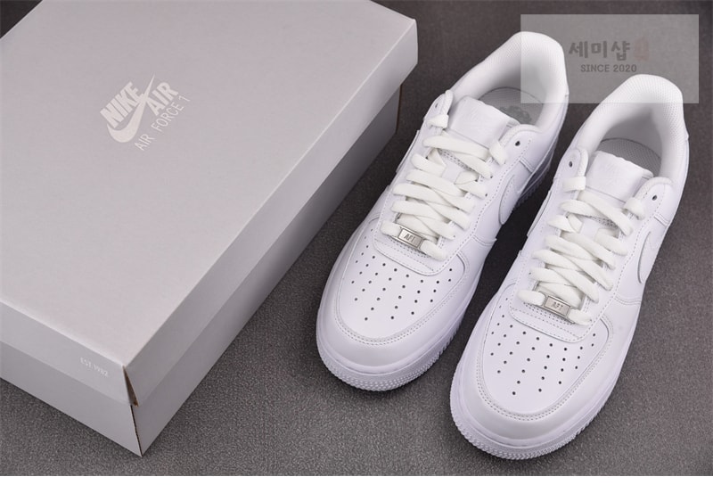Nike 나이키 에어포스1 ’07 로우 올백 CW2288-111 신발 6번 이미지