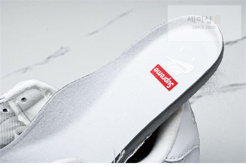 Nike 나이키 에어포스1 x 슈프림 로우 화이트 신발 4번 이미지