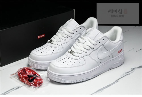 Nike 나이키 에어포스1 x 슈프림 로우 화이트 신발 7번 이미지