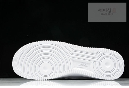 Nike 나이키 에어포스1 x 슈프림 로우 화이트 신발 16번 이미지