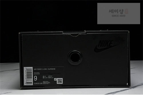 Nike 나이키 에어포스1 x 슈프림 로우 화이트 신발 17번 이미지