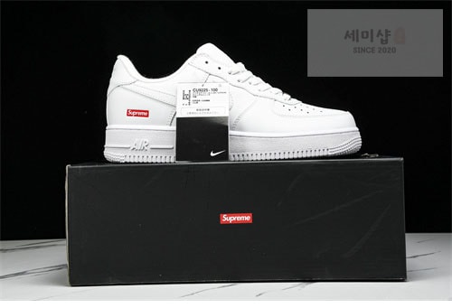 Nike 나이키 에어포스1 x 슈프림 로우 화이트 신발 24번 이미지