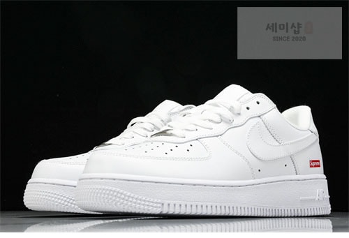 Nike 나이키 에어포스1 x 슈프림 로우 화이트 신발 26번 이미지