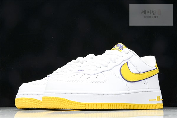 Nike 나이키 에어포스 1 x 코비 브라이언트 로우 레트로 QS 신발 28번 이미지
