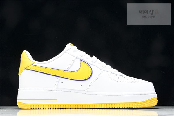 Nike 나이키 에어포스 1 x 코비 브라이언트 로우 레트로 QS 신발 6번 이미지