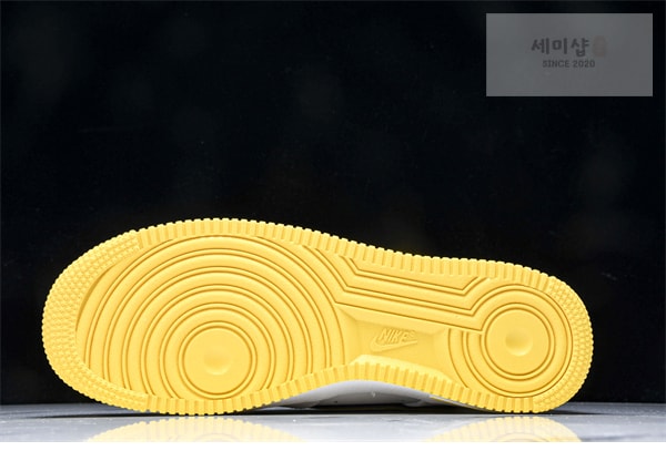 Nike 나이키 에어포스 1 x 코비 브라이언트 로우 레트로 QS 신발 8번 이미지