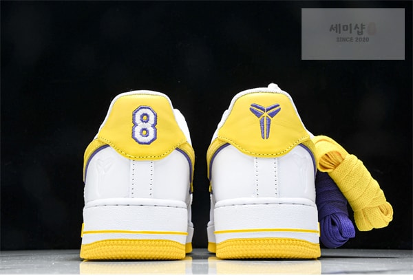 Nike 나이키 에어포스 1 x 코비 브라이언트 로우 레트로 QS 신발 29번 이미지