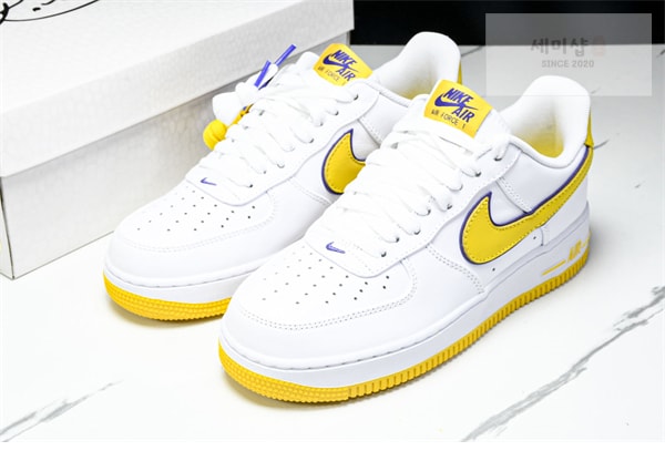 Nike 나이키 에어포스 1 x 코비 브라이언트 로우 레트로 QS 신발 32번 이미지