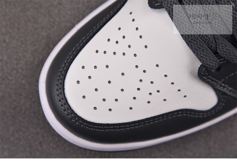 Nike 나이키 에어 조던 1 로우 아이언 그레이/서밋 화이트 553558-044 신발 9번 이미지