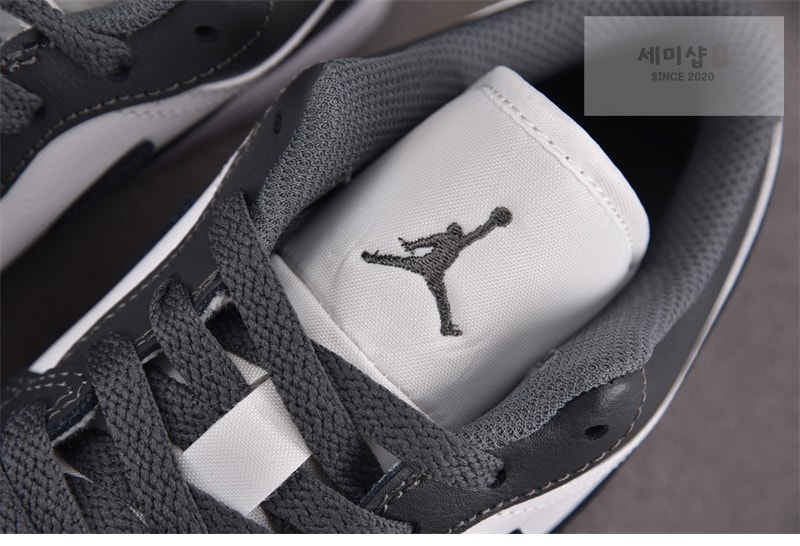 Nike 나이키 에어 조던 1 로우 아이언 그레이/서밋 화이트 553558-044 신발 13번 이미지