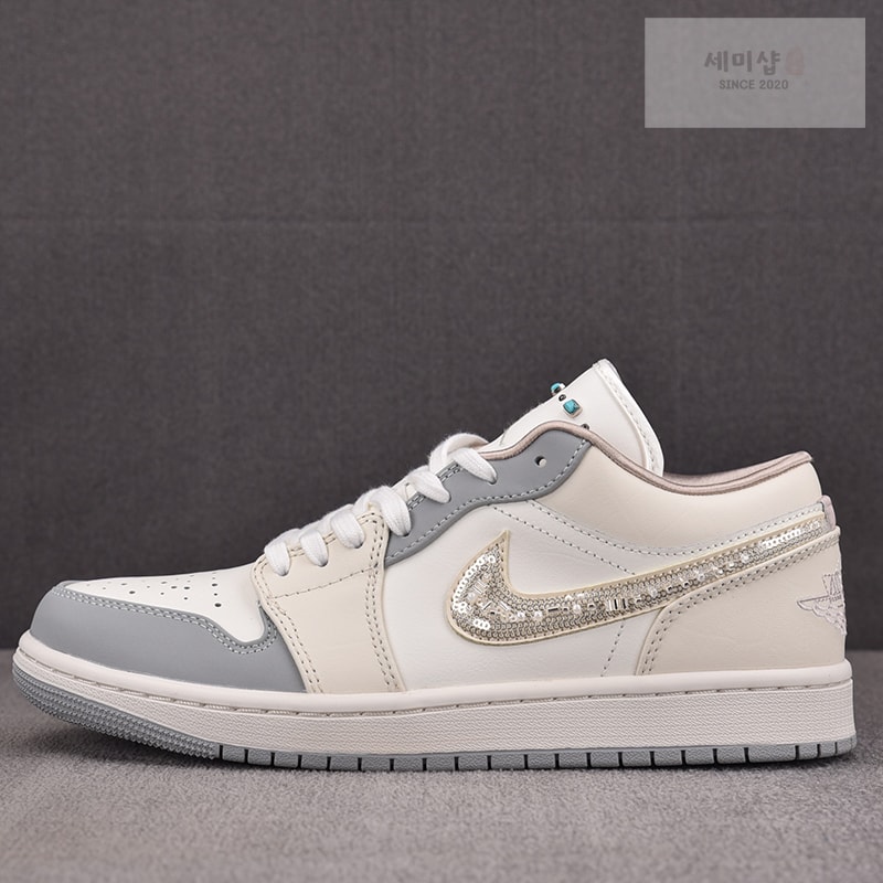 Nike 나이키 에어 조던 1 로우 우먼스 세일 소프트 펄 IH7323-100 신발 14번 이미지