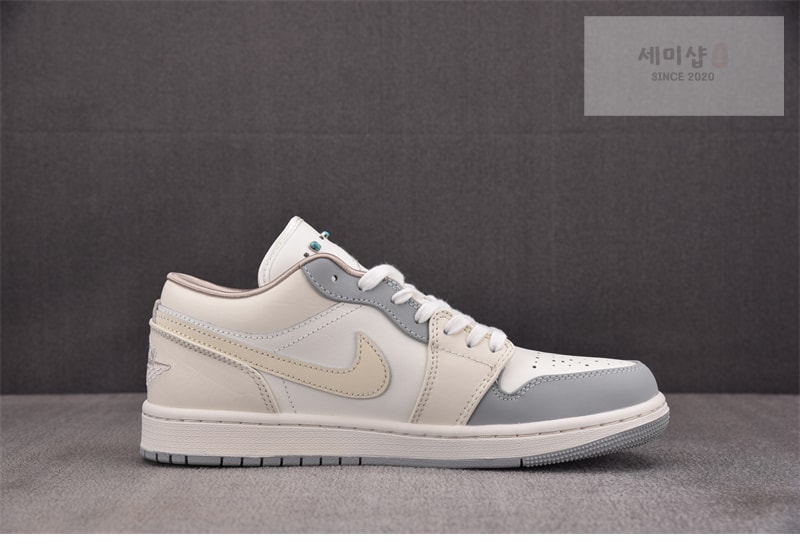 Nike 나이키 에어 조던 1 로우 우먼스 세일 소프트 펄 IH7323-100 신발 2번 이미지