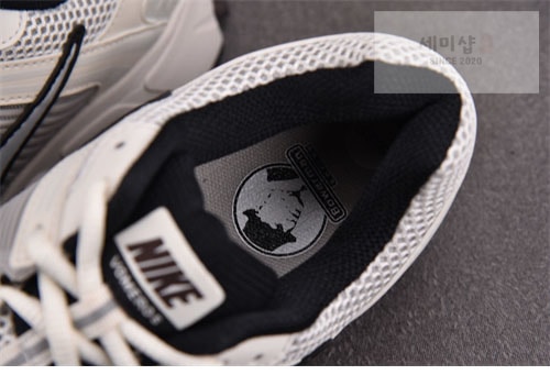 Nike 나이키 에어 줌 보메로 5 신발 11번 이미지