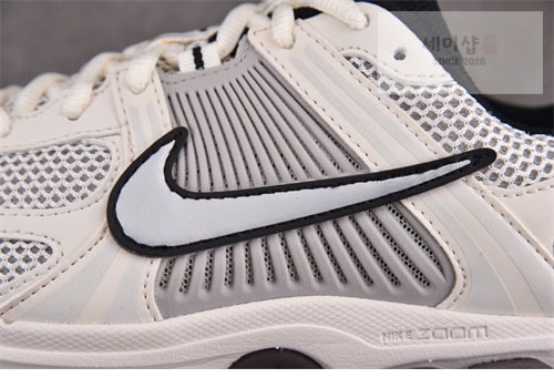 Nike 나이키 에어 줌 보메로 5 신발 13번 이미지