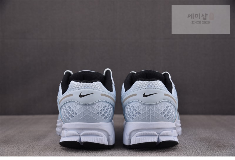 Nike 나이키 줌 보메로 5 블루 틴트 FJ2028-401 신발 6번 이미지