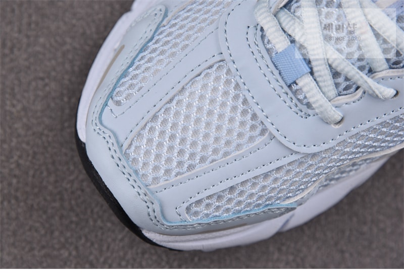 Nike 나이키 줌 보메로 5 블루 틴트 FJ2028-401 신발 8번 이미지