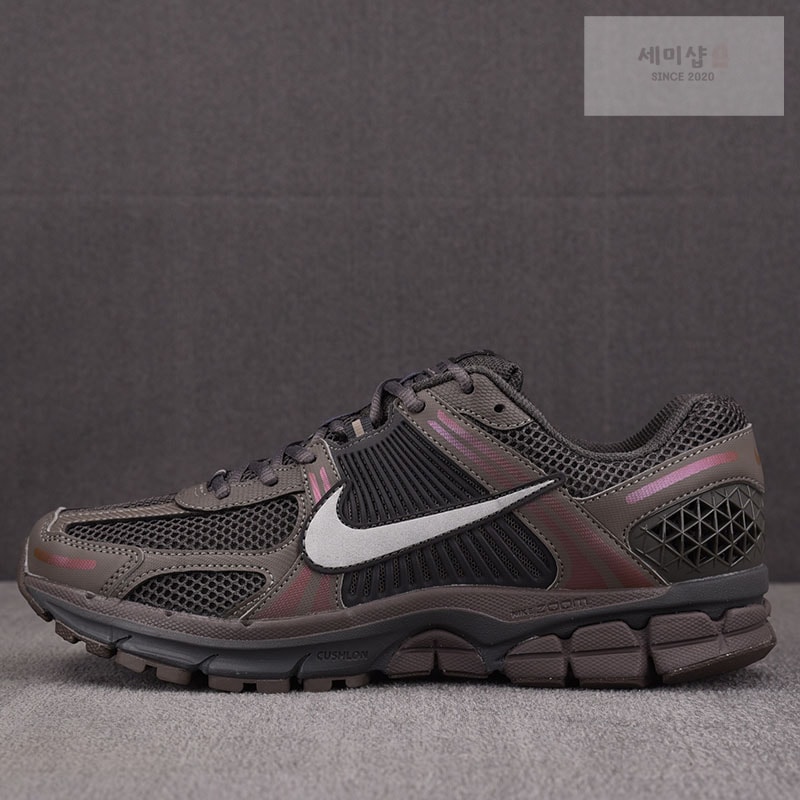 Nike 나이키 줌 보메로 5 케이브 스톤 HF5493-201 신발 1번 이미지
