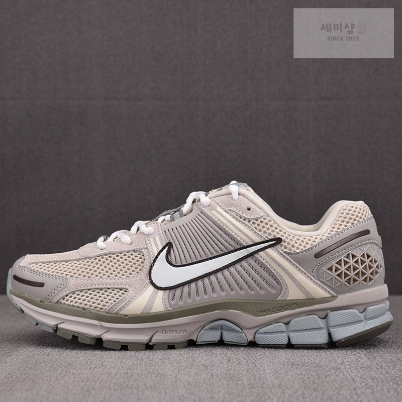 Nike 나이키 줌 보메로 5 SE 라이트 오어우드 브라운 FZ3653-104 신발 1번 이미지