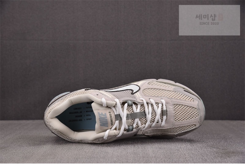 Nike 나이키 줌 보메로 5 SE 라이트 오어우드 브라운 FZ3653-104 신발 2번 이미지